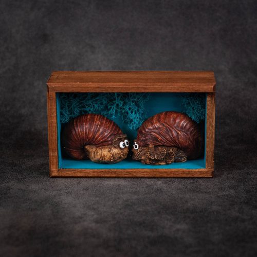 Vitrine larvus et larvus